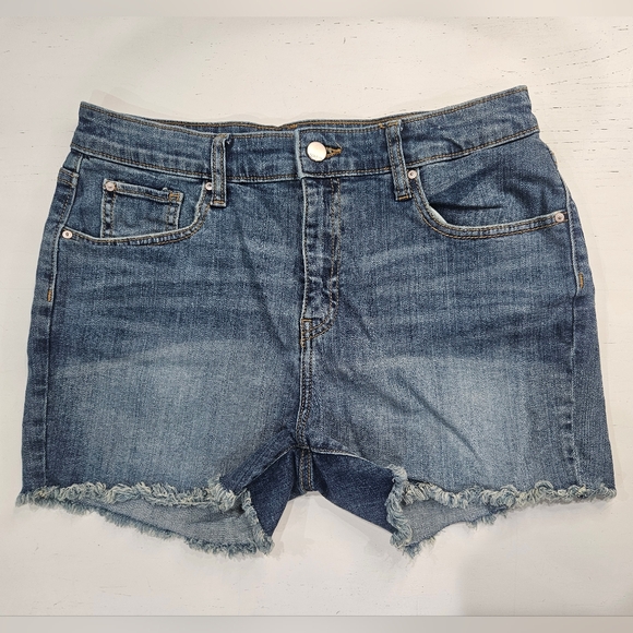 Gap High Rise Cut Off Jean Shorts, Medium Blue Denim Color. Size 6/28. Casual - Picture 1 of 7